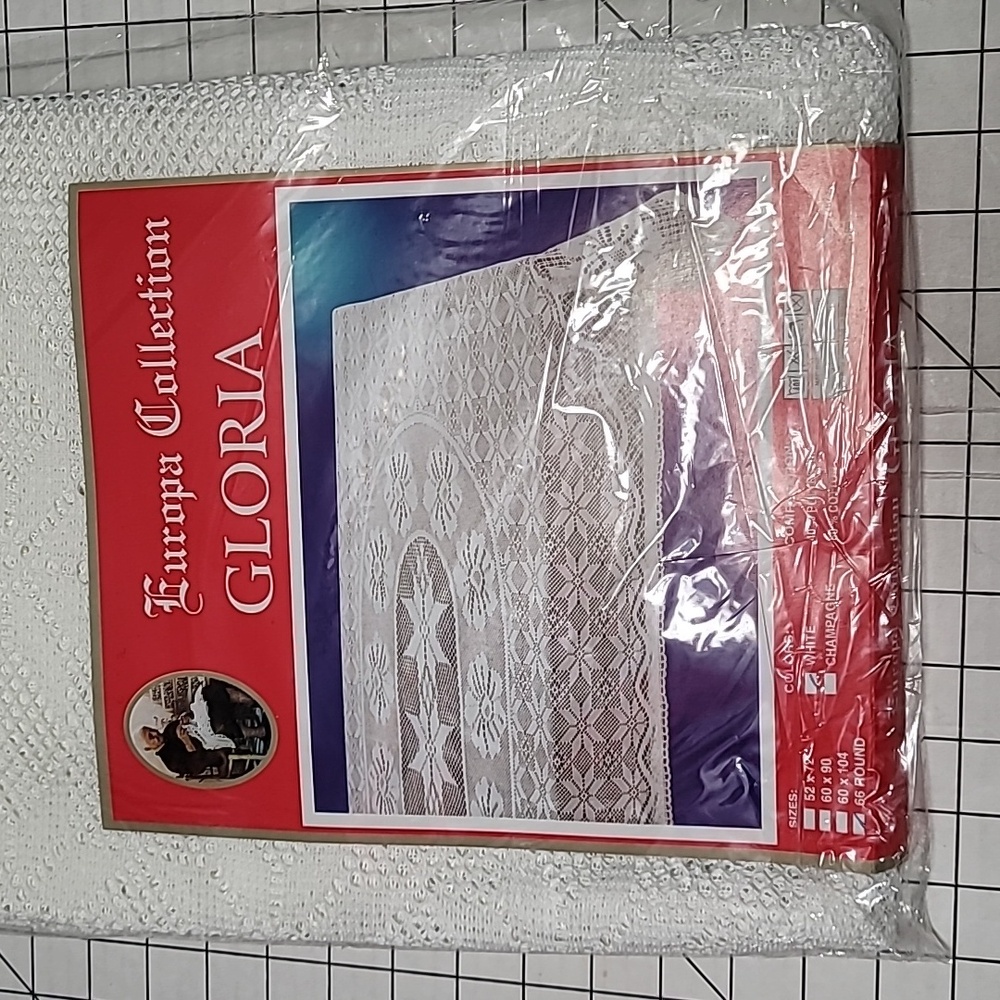 Europe Collection Gloria 66" Round‎ White Lace Table Cloth. NIP